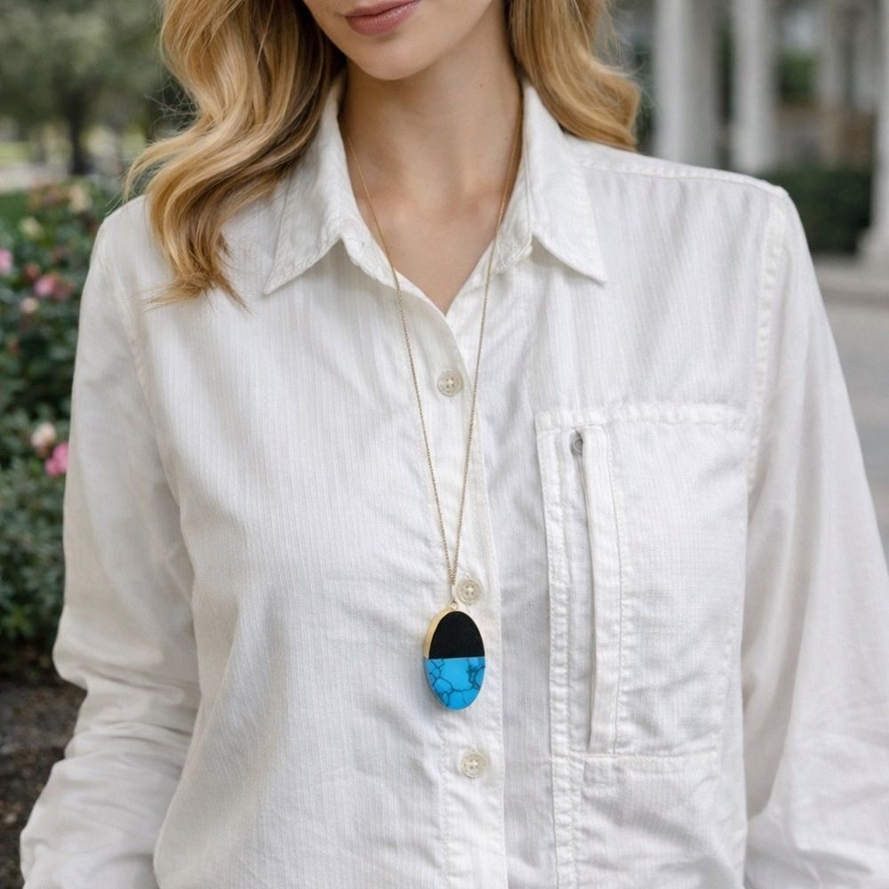 Banana Republic Gold Tone Turquoise Pendant Necklace